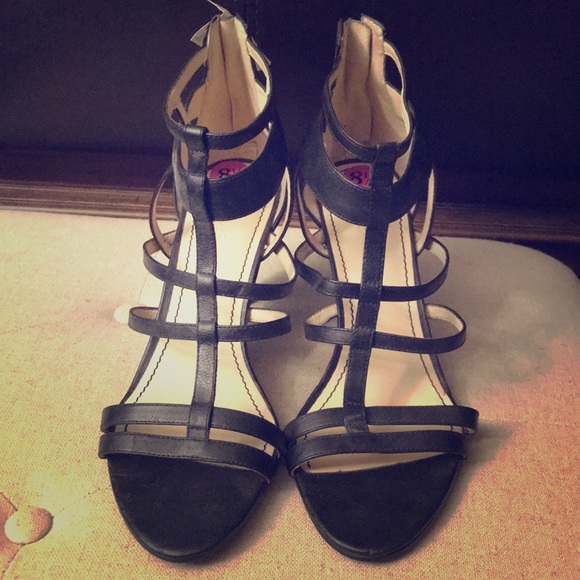 nine west Shoes - NWT Nine West caged sandals